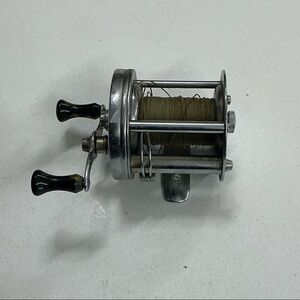 Vintage Wards Sport King Round Fishing Reel with Olive Line